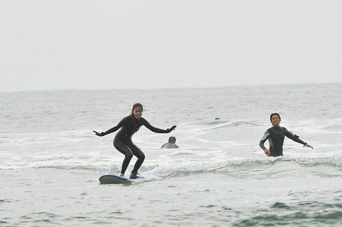 冬の沖縄でサーフィンにチャレンジ