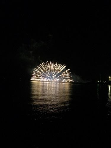 １０月、沖縄、今年もあと２か月、海遊び、快適、さわやか、ボートチャーター、海風気持ち良い、シーポート北谷、花火.jpg