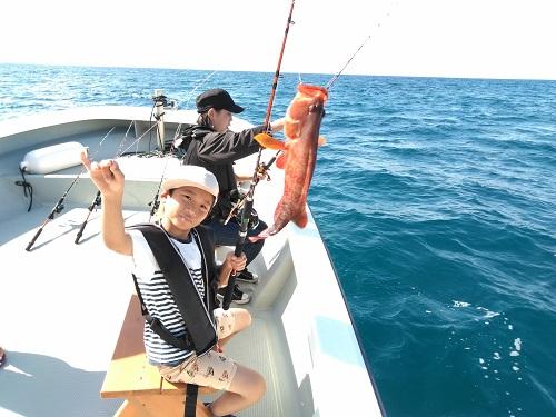 天気を見てから当日参加Ok！沖縄で『船釣り体験』するなら北谷！